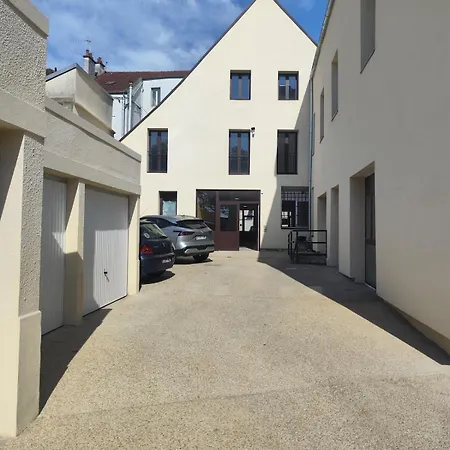 Labulle Cozy, Air-conditioned Duplex Near Paris Villeneuve-Saint-Georges
