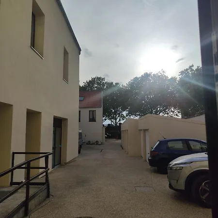 Labulle Cozy, Air-conditioned Duplex Near Paris Appartement Villeneuve-Saint-Georges